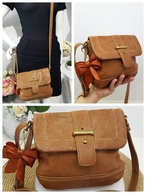 Vtg Fossil Cognac Leather Crossbody Mini Bag with Brass Accent☆ Satin Bow Charm